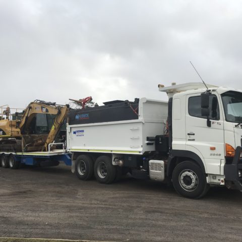 Auswide Plumbing water tip truck excavator